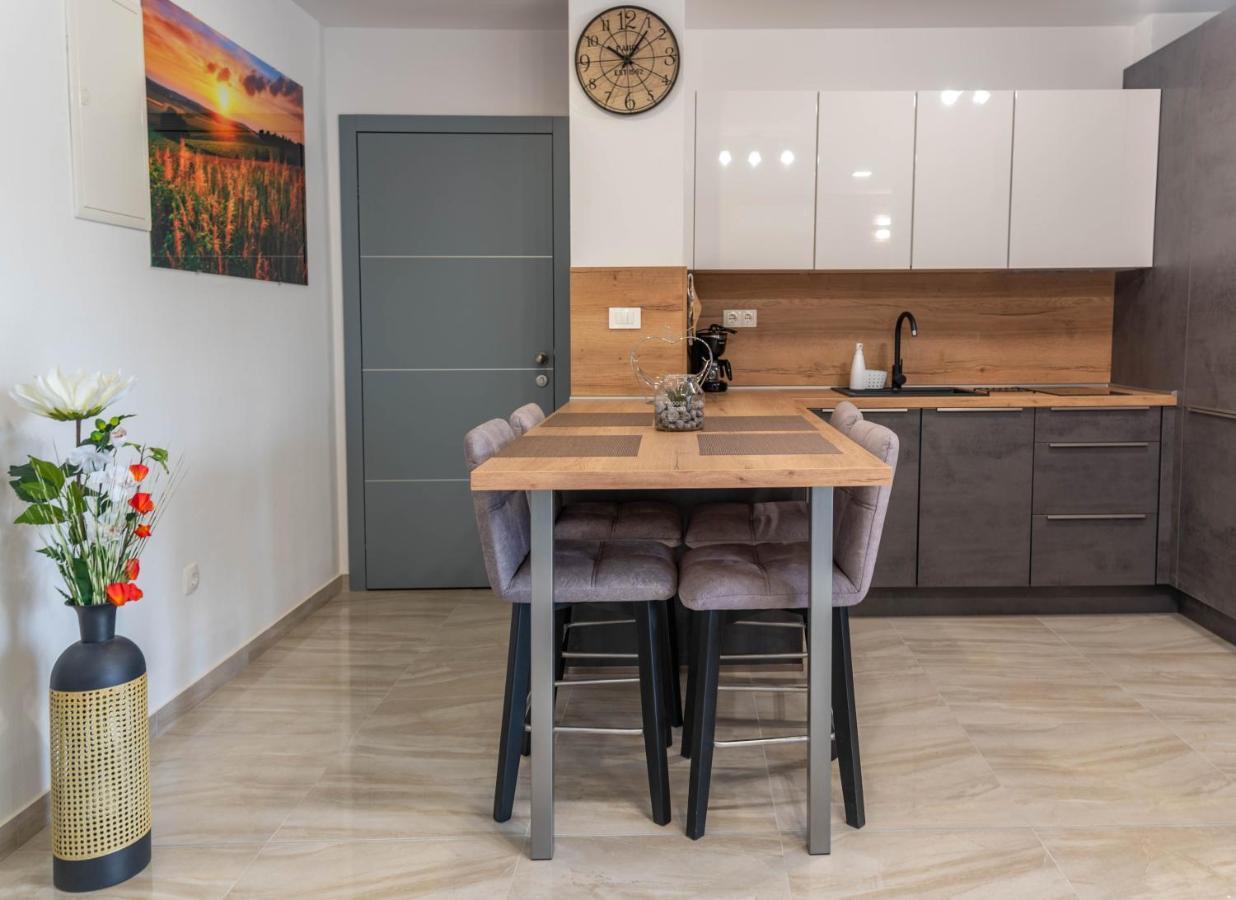 Apartmani Dalmacija Drage Ngoại thất bức ảnh